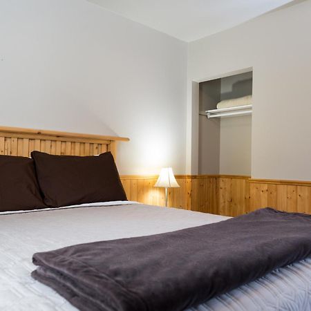 Middle Brook Cottages & Chalets Glenburnie Bilik gambar