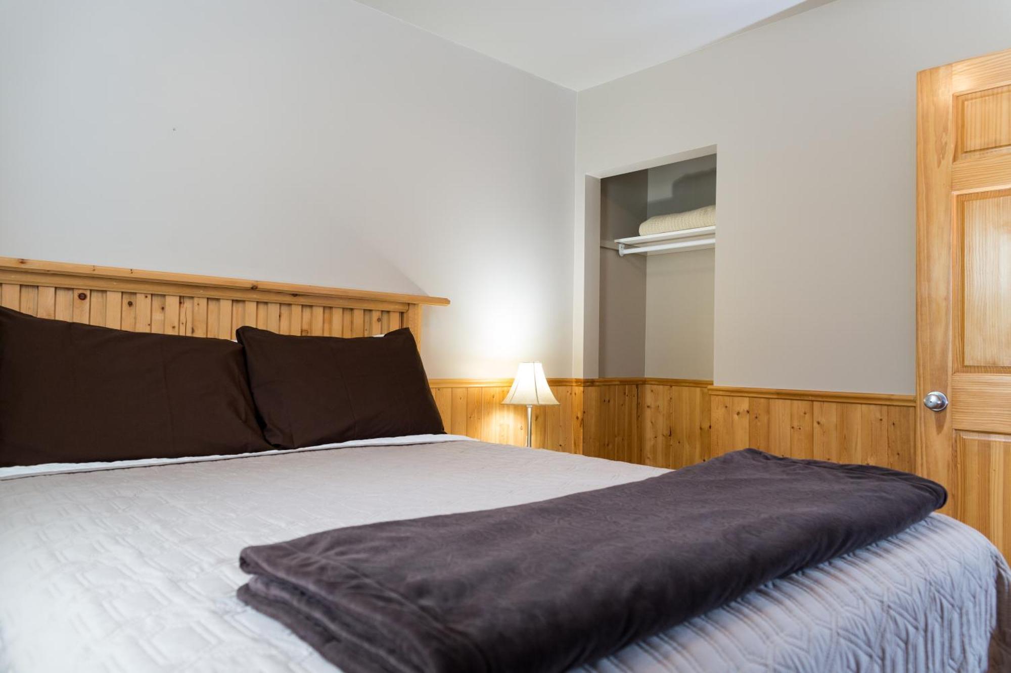 Middle Brook Cottages & Chalets Glenburnie Bilik gambar