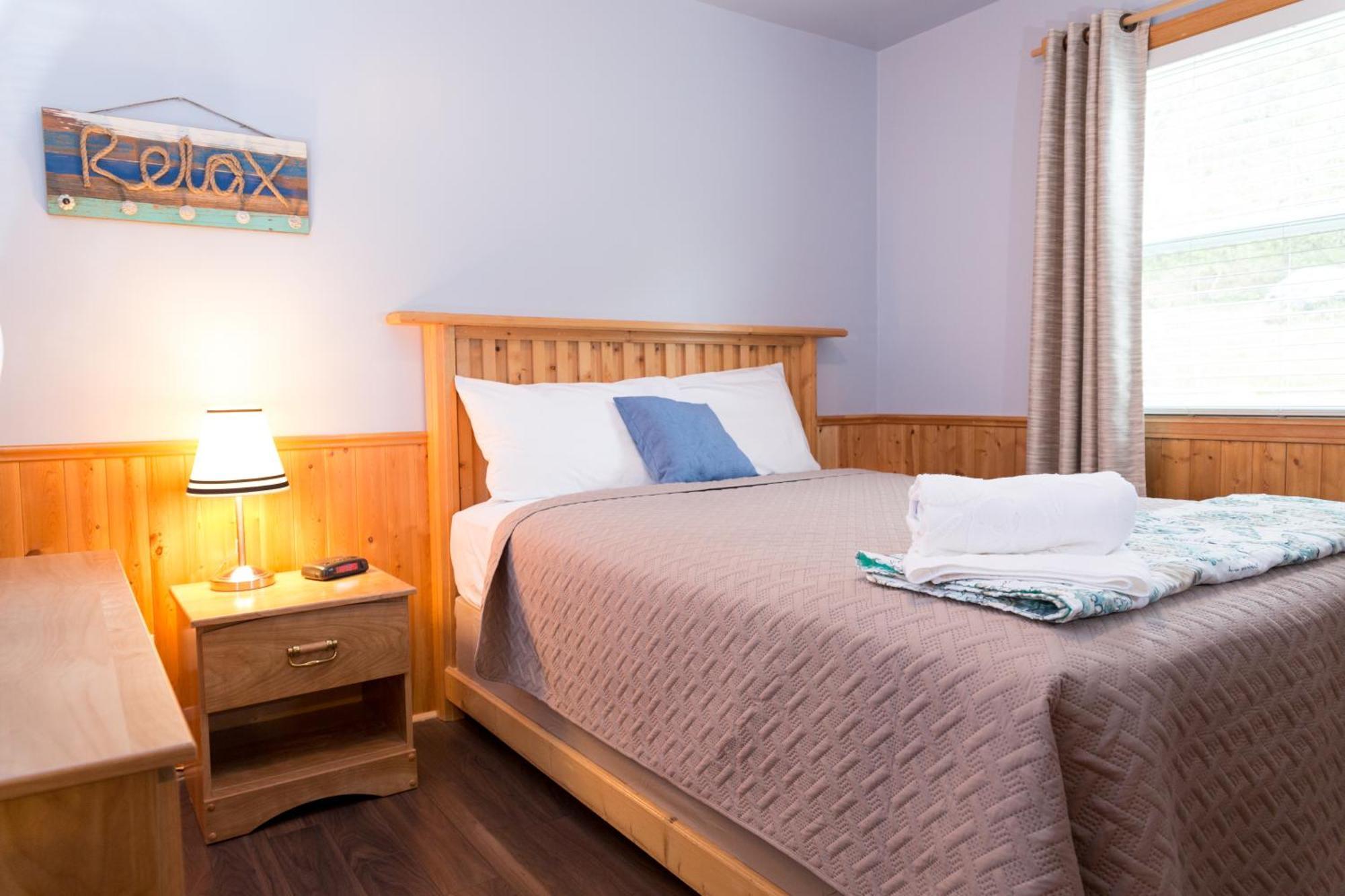 Middle Brook Cottages & Chalets Glenburnie Bilik gambar