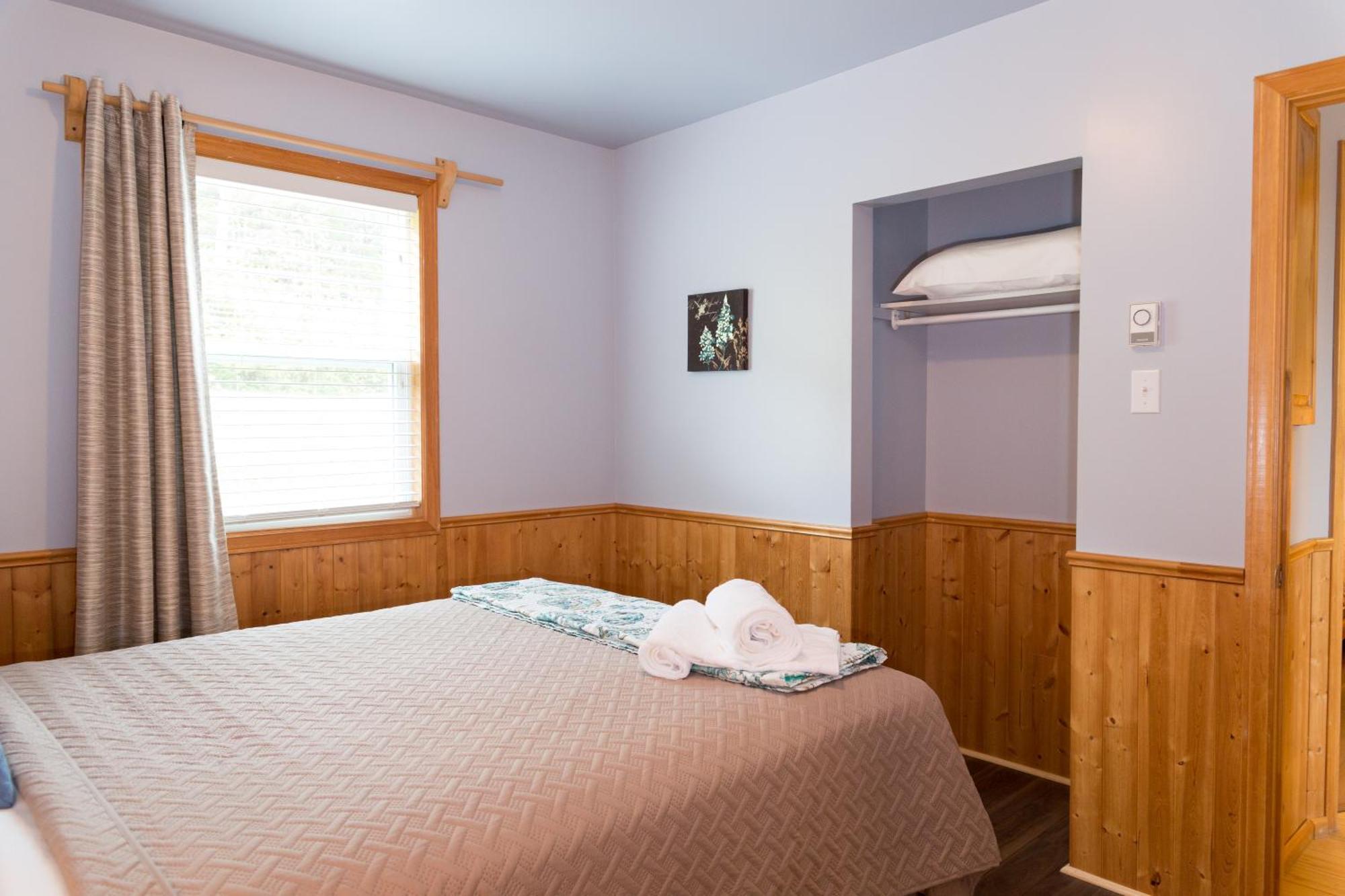 Middle Brook Cottages & Chalets Glenburnie Bilik gambar