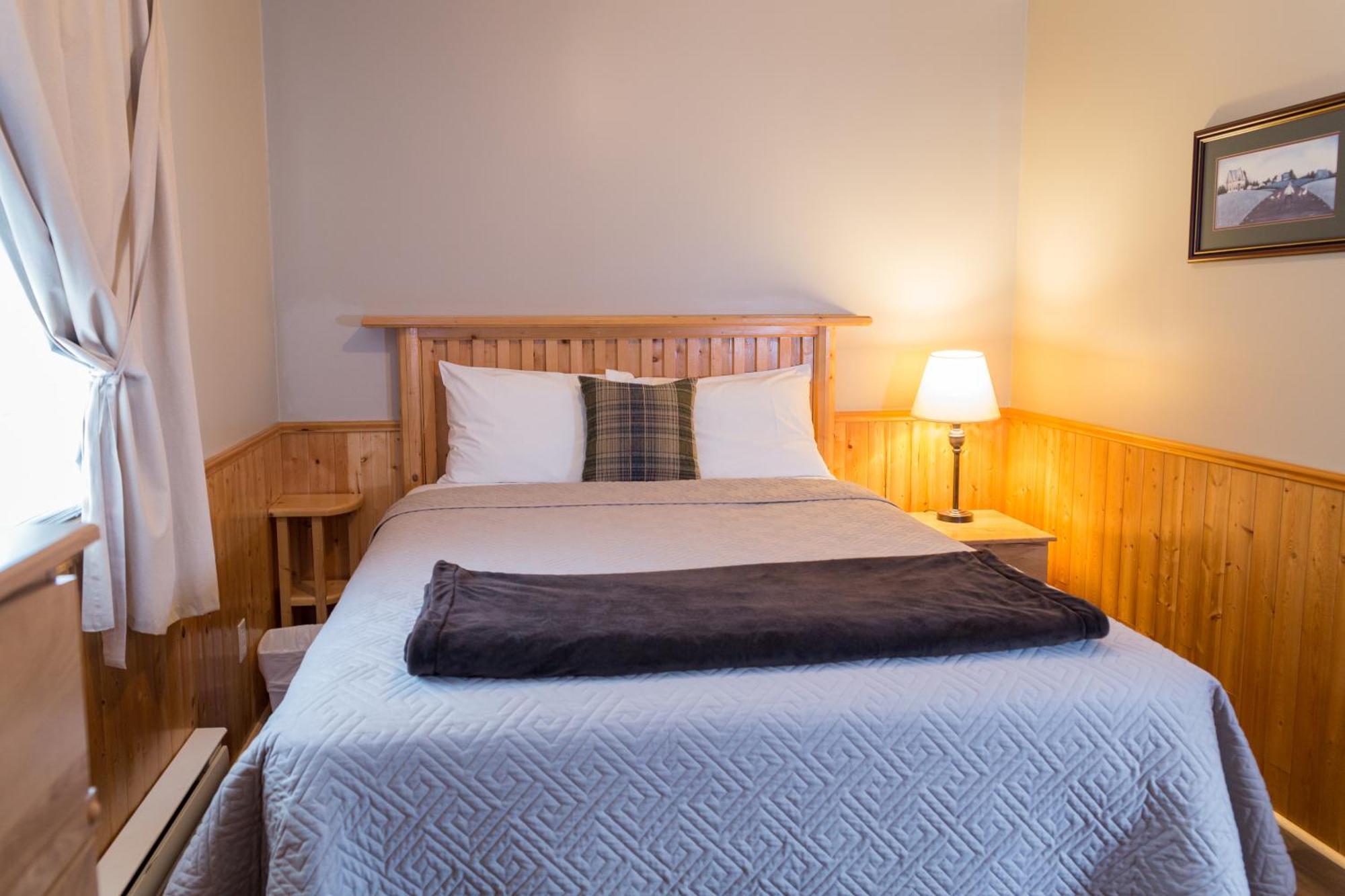 Middle Brook Cottages & Chalets Glenburnie Bilik gambar